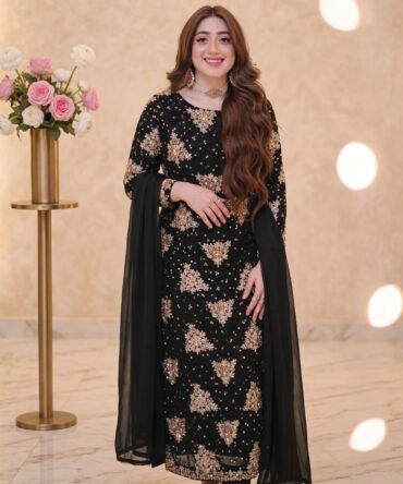 Momina Black